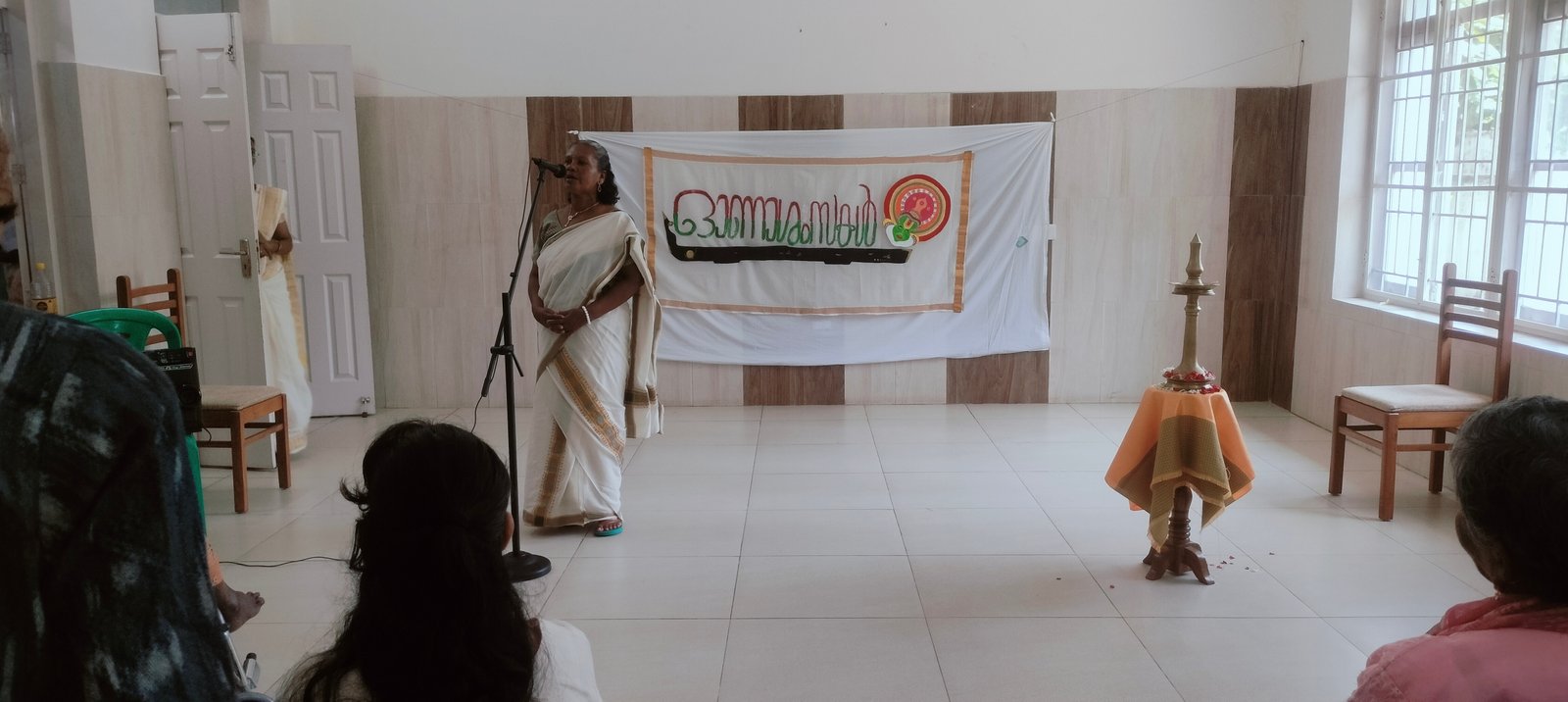 Hermanas y pacientes en una campaña sobre salud mental.